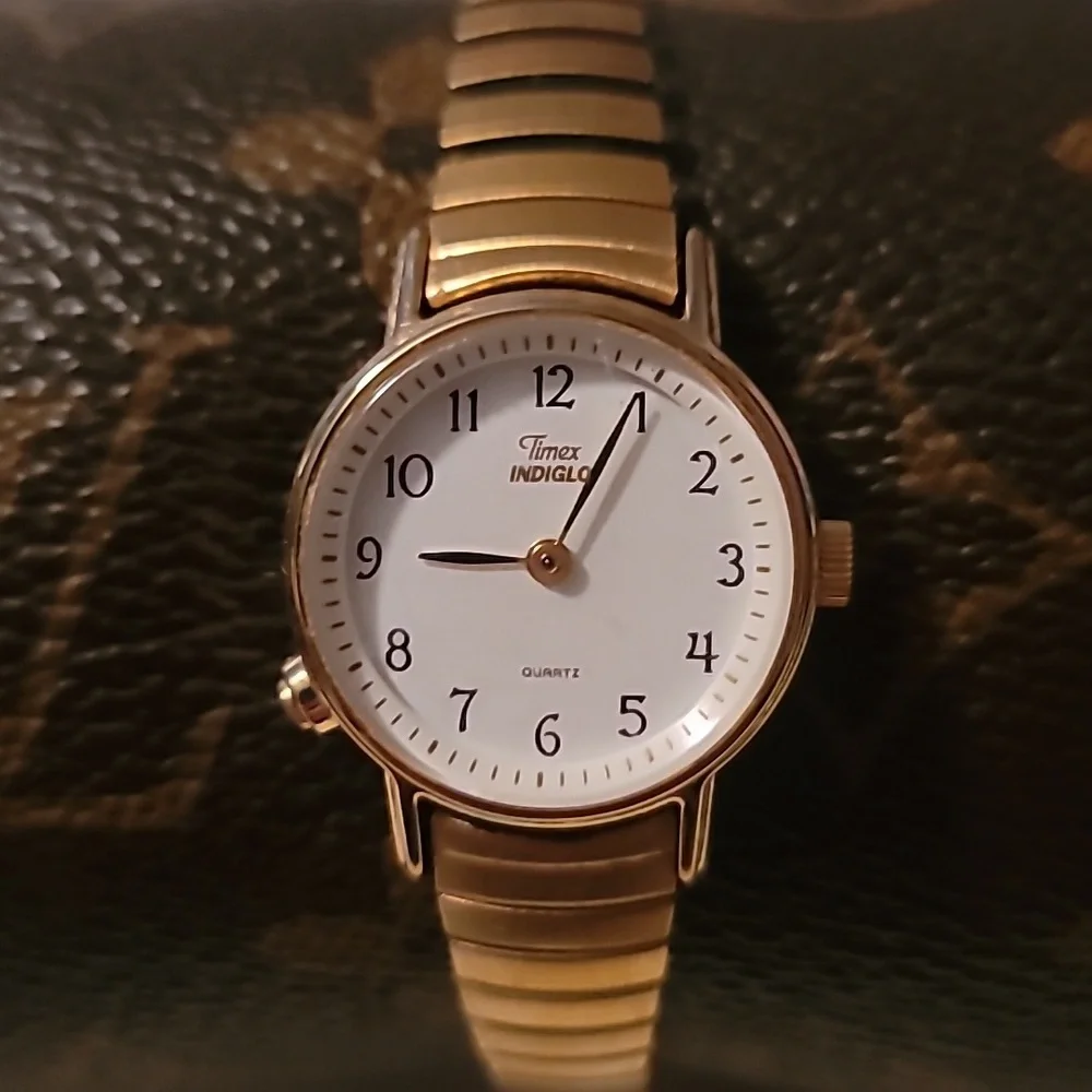 Timex Watch‎ Goldtone Indiglo Goldtobe Expandable Band
